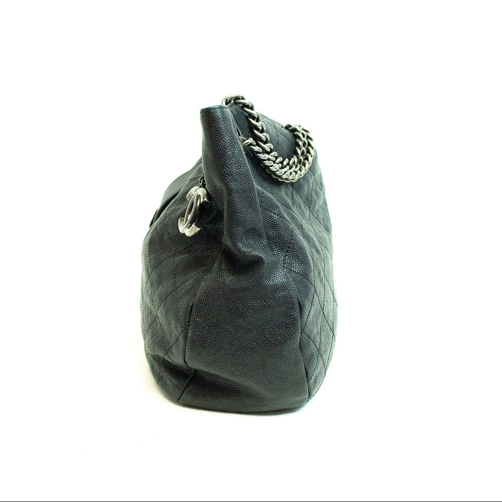 Chanel Black Calf Leather Shoulder Bag - Picture 3 of 7